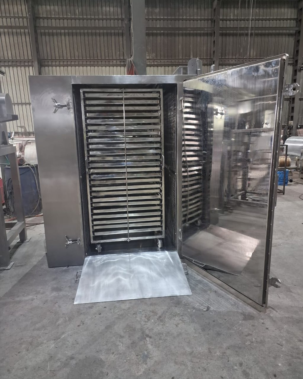 Hot air tray dryer (food dehydrator), photo 2